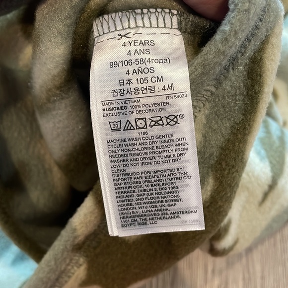 🆕 baby GAP fleece camo hot pink pullover Size 4T F2 - Picture 5 of 5